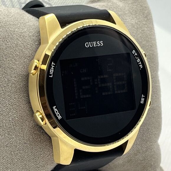 Guess U0787G1 Men\'s Black Silicone Straps Digital Dial Quartz Wrist Watch JMB32
